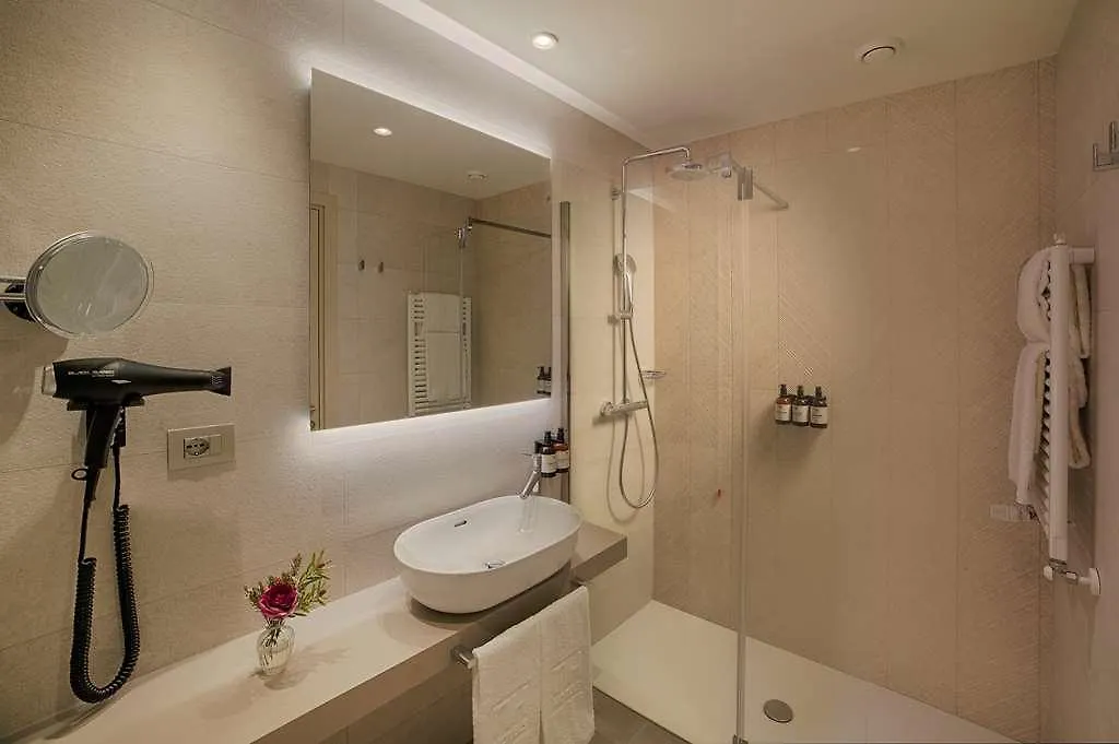 Nh Milano Buenos Aires Hotel 0*, Milaan
